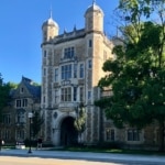 Fachada de la Universidad